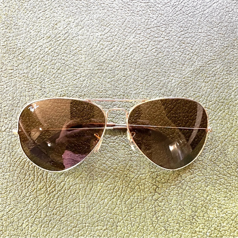 Ray-Ban Gold Aviator Sunglasses with Brown Case - Picture 3 of 7